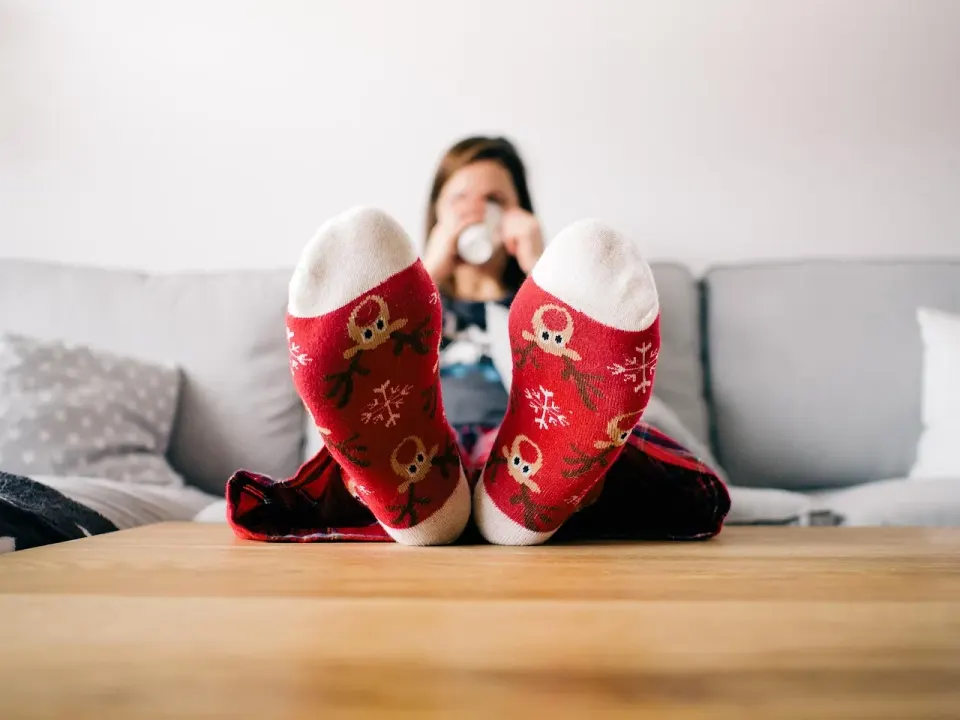 christmas wallpaper, feet, socks, living room