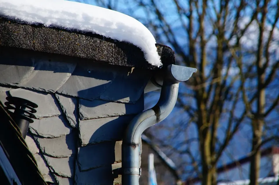 gutter, downpipe, snow, winter
