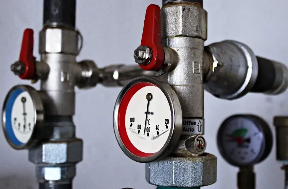 heating, thermostat, temperature display, heating pipes