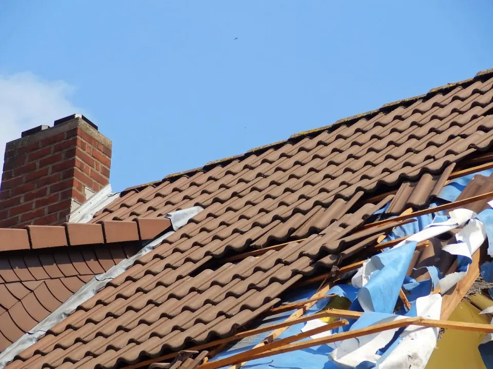 storm, storm damage, roof, roof tiles